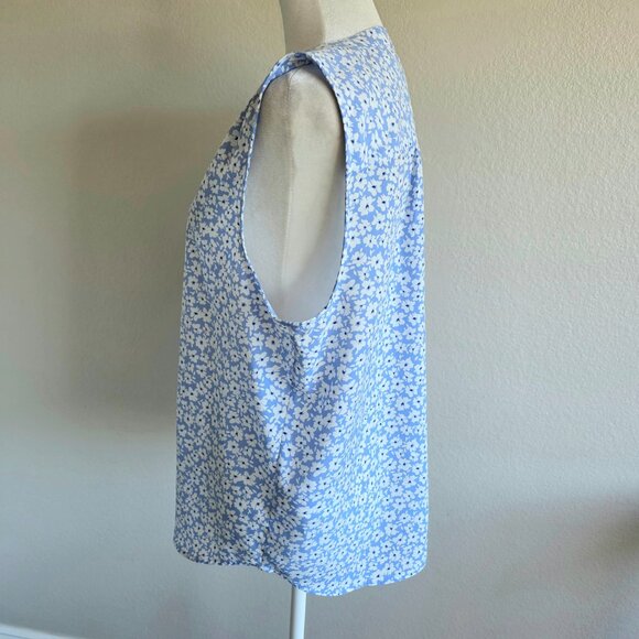 J. Crew Blouse Popover Top Blue White Floral Button Sleeveless Soft Silky Size M - Picture 3 of 7